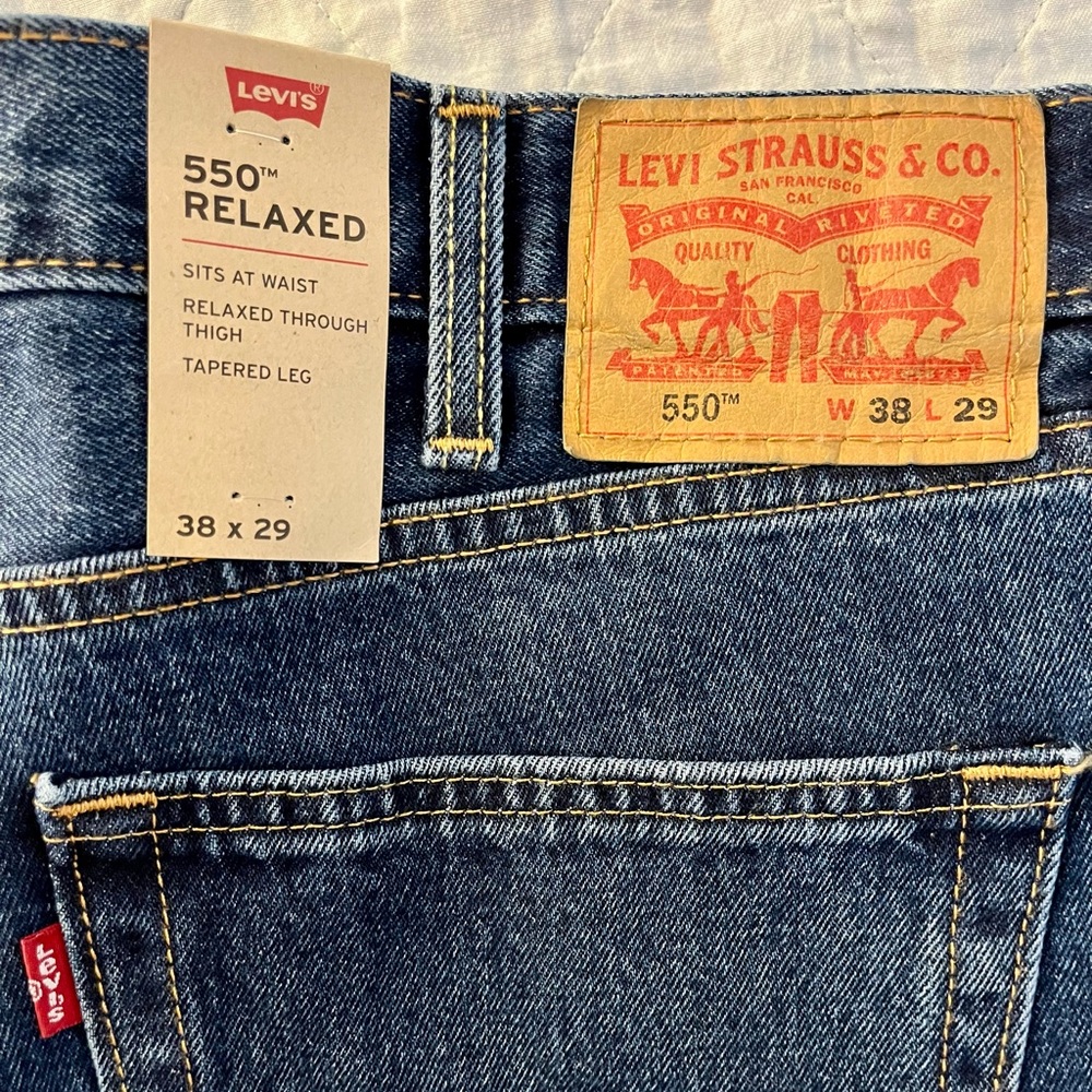 NWT Men’s Levi’s 550 Relaxed Jeans